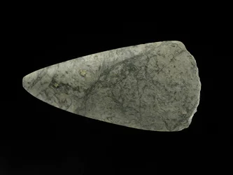Hache en jadéite, période néolithique (Europe centrale), vers 5500-1800 av. J.-C.